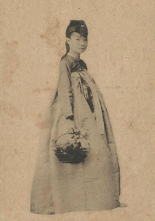 Photo d’une jeune Coréenne à la même époque